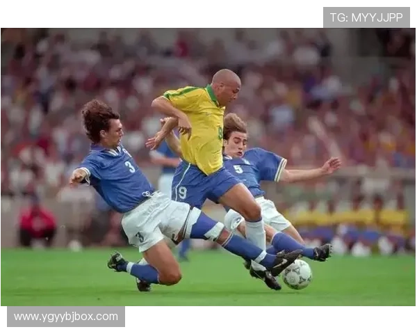 足球明星在赛场上的精彩瞬间与动感描写的艺术之美