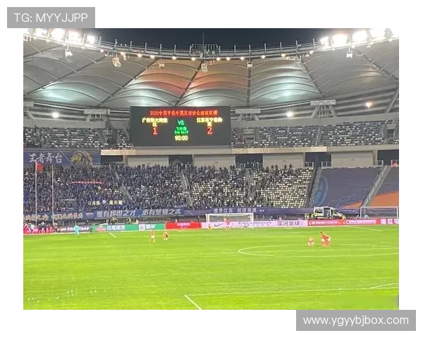 广州足球队在最新足球状态排行榜中荣登第六名展现强劲实力与潜力