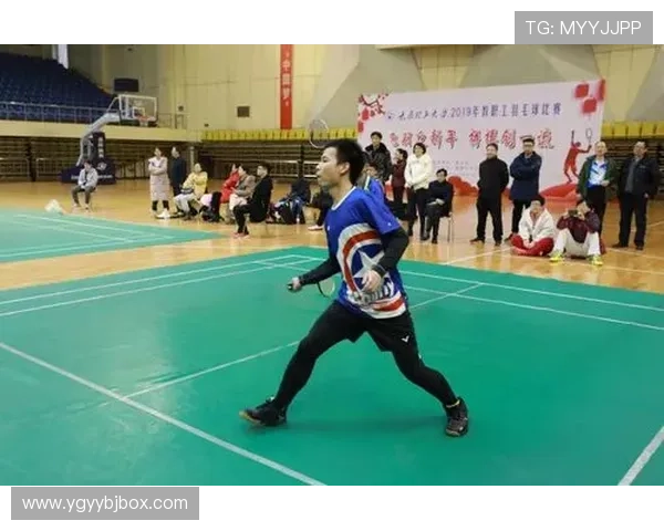 成都羽毛球队在选拔赛中以53分稳居积分榜首位展现强劲实力